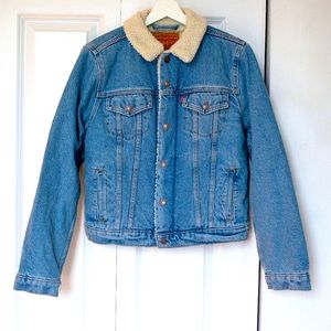 Levi’s Original Sherpa Trucker Jacket in Worn In Indigo- Size M